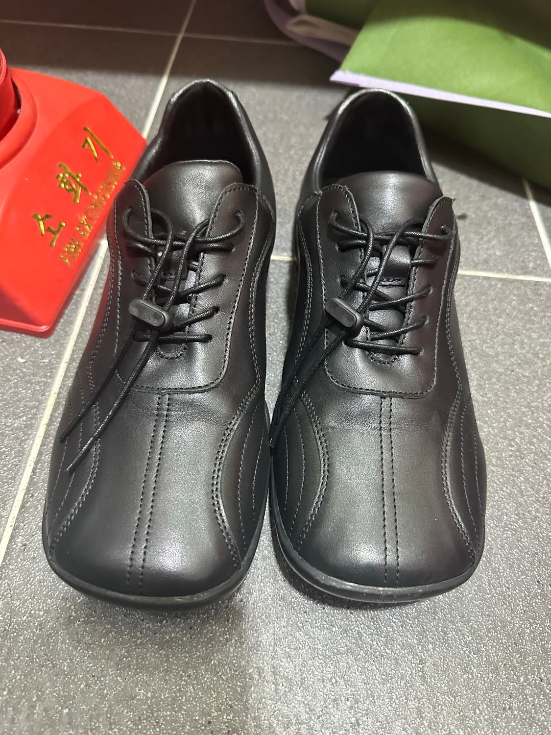 페몬트 스퀘어 신발 판매합니다 상품이미지1