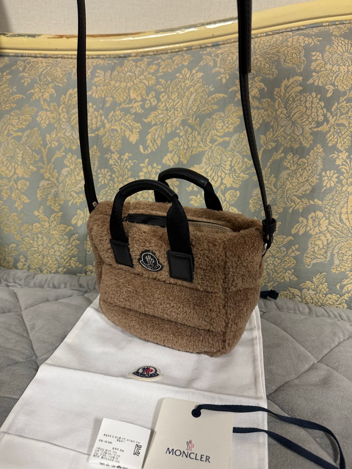 몽클레어 테디 크로스백 상품이미지5