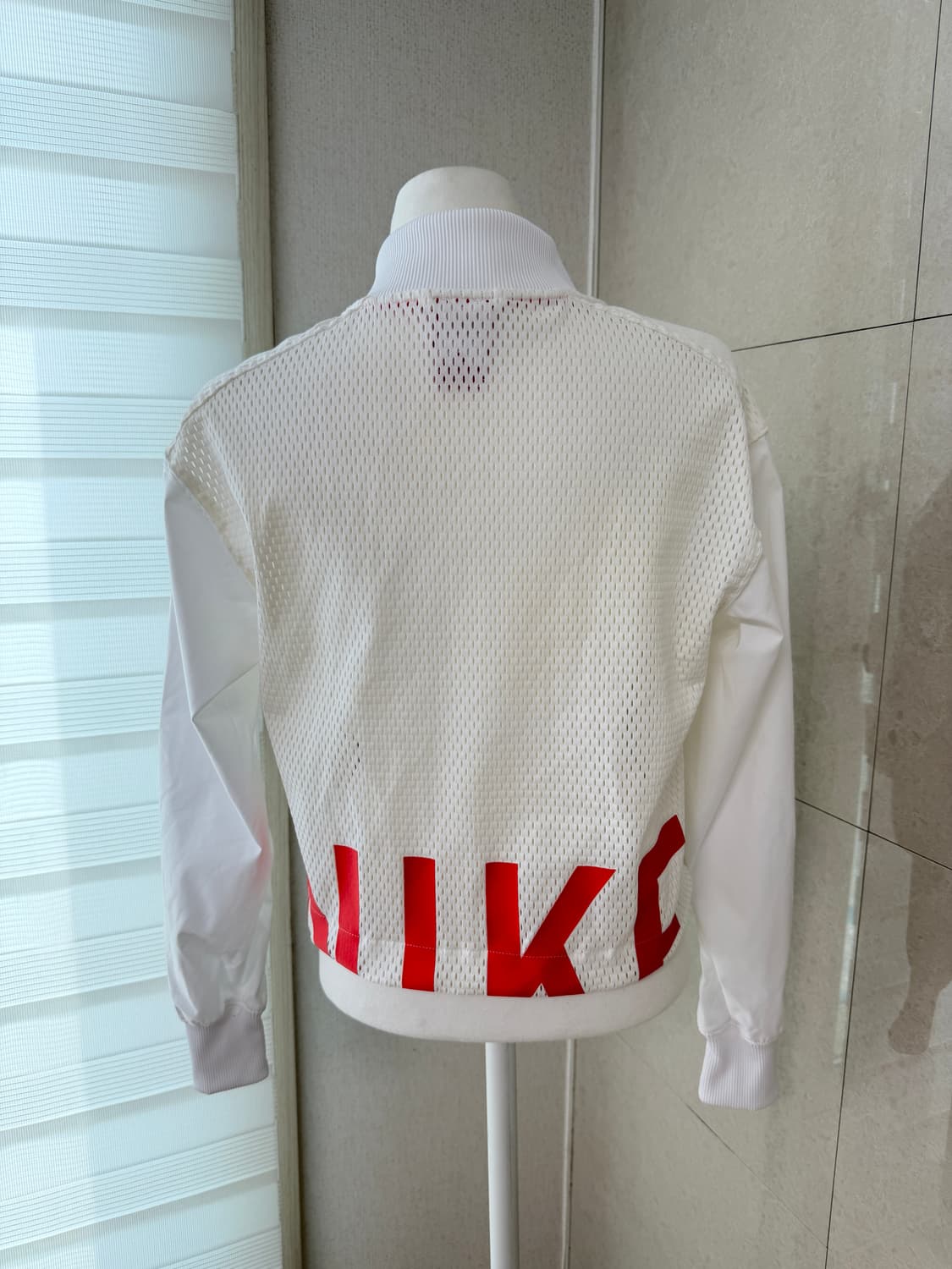 나이키 화이트 블루종 바람막이 자켓 S 상품이미지3