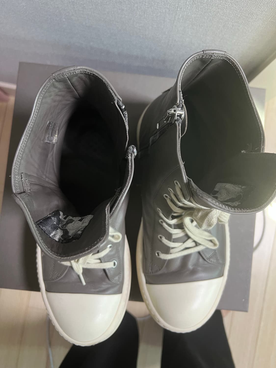 릭오웬스메가 라몬즈 브라운 (래더)44사이즈팝니다 상품이미지1