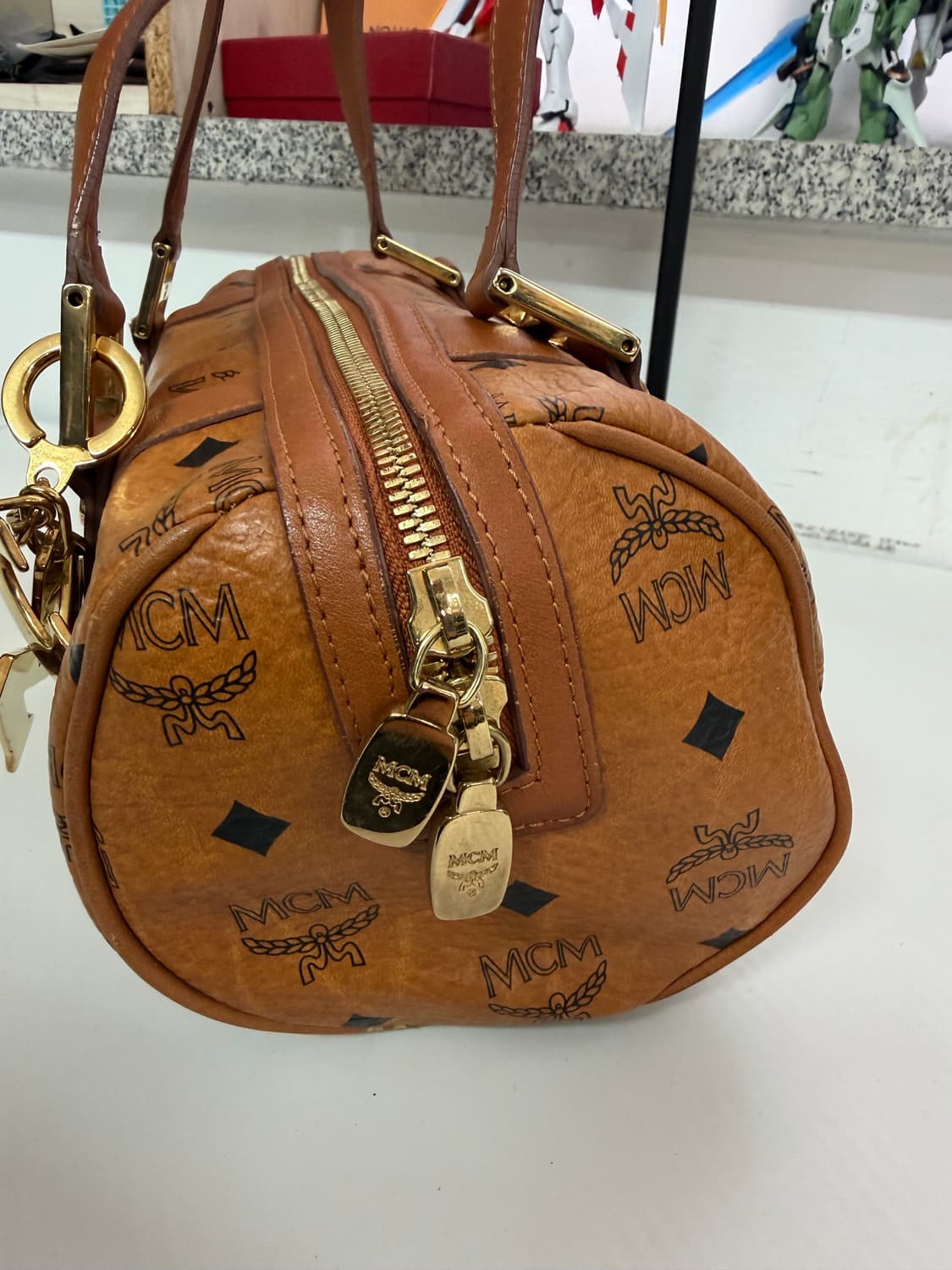 정품) MCM 비세토스 파피용 원통백  상품이미지4