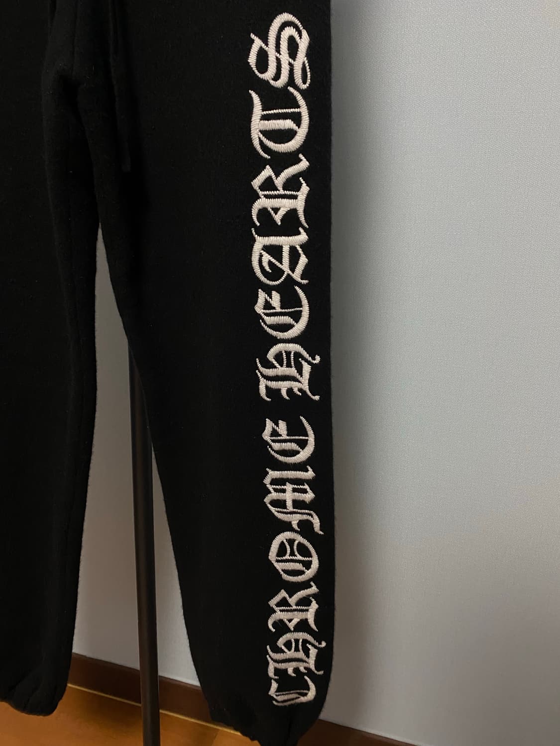 [L] 크롬하츠 니트 캐시미어 스크립트 팬츠 블랙 상품이미지4