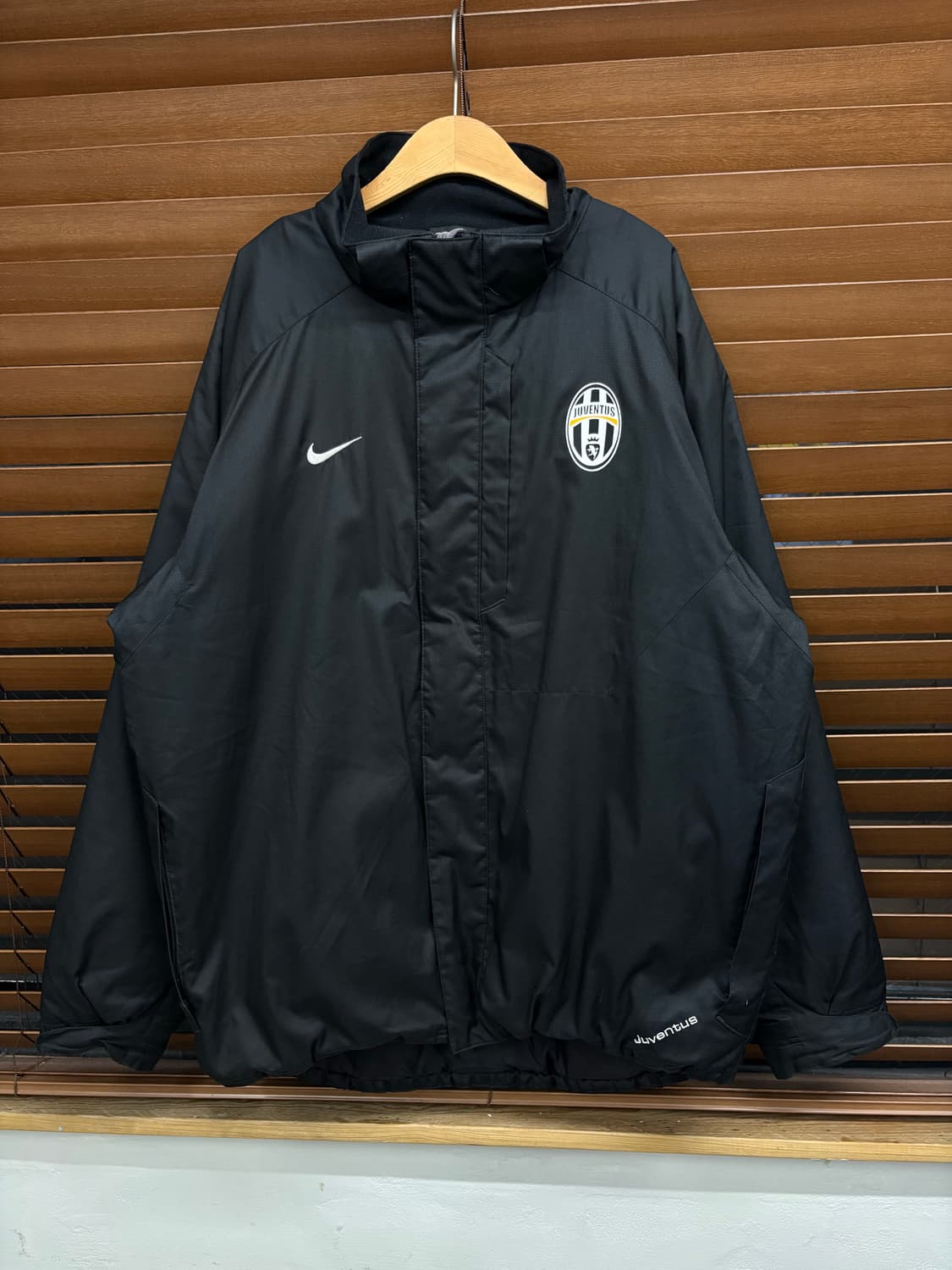 나이키 유벤투스 블랙 바람막이 점퍼 상품이미지3