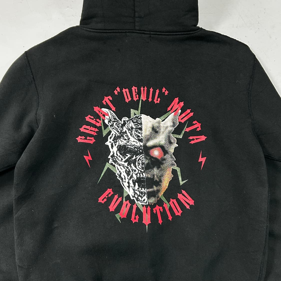 WWE 무토 케이지 데빌 후드집업 상품이미지1