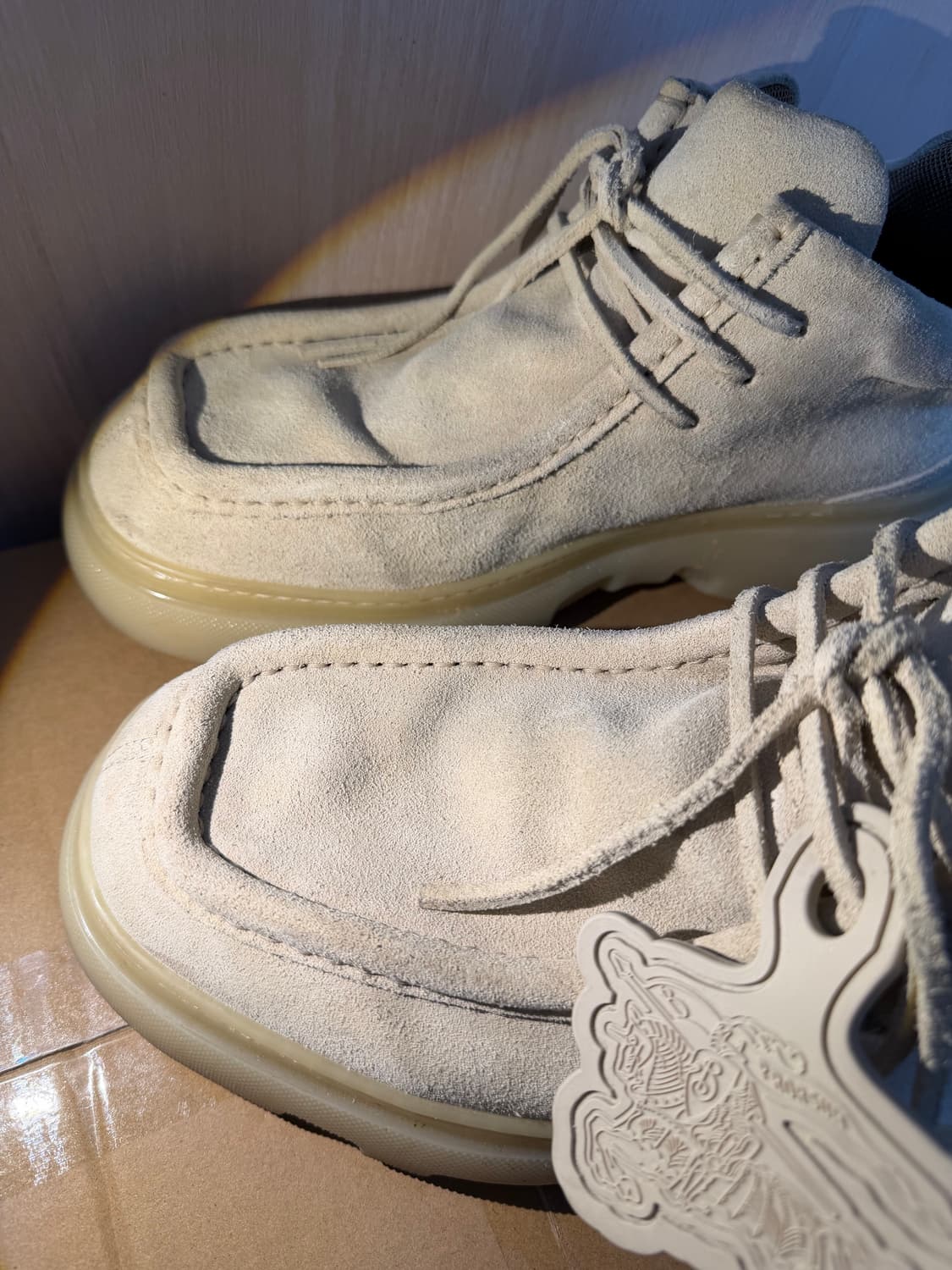 버버리 스웨이드 크리퍼 미드 슈즈 (43) 판매합니다. 상품이미지4