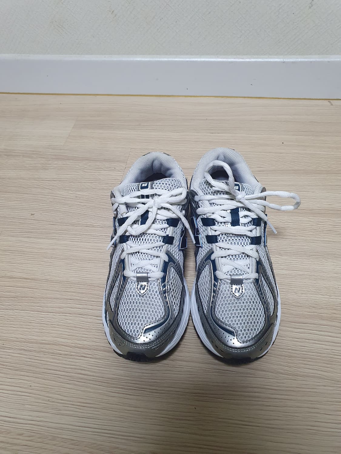 뉴발란스 1906R 운동화 250 상품이미지3