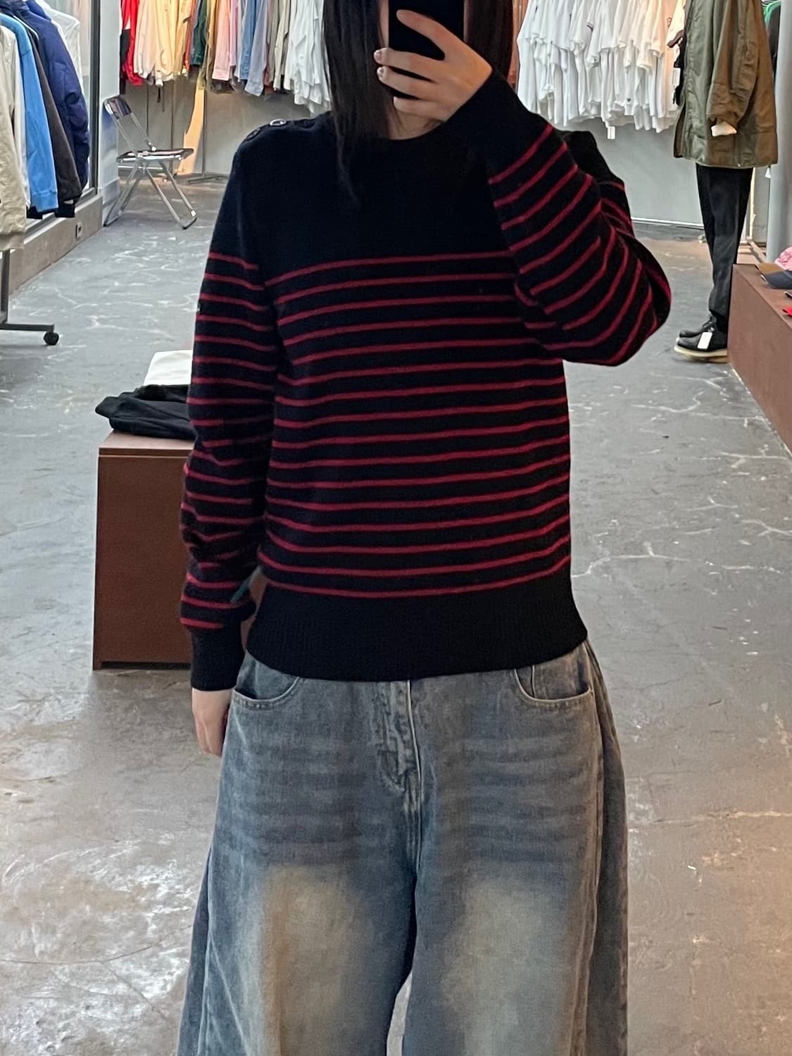 세인트제임스 버튼 디테일 레드 스트라이프 니트 H1604 상품이미지1