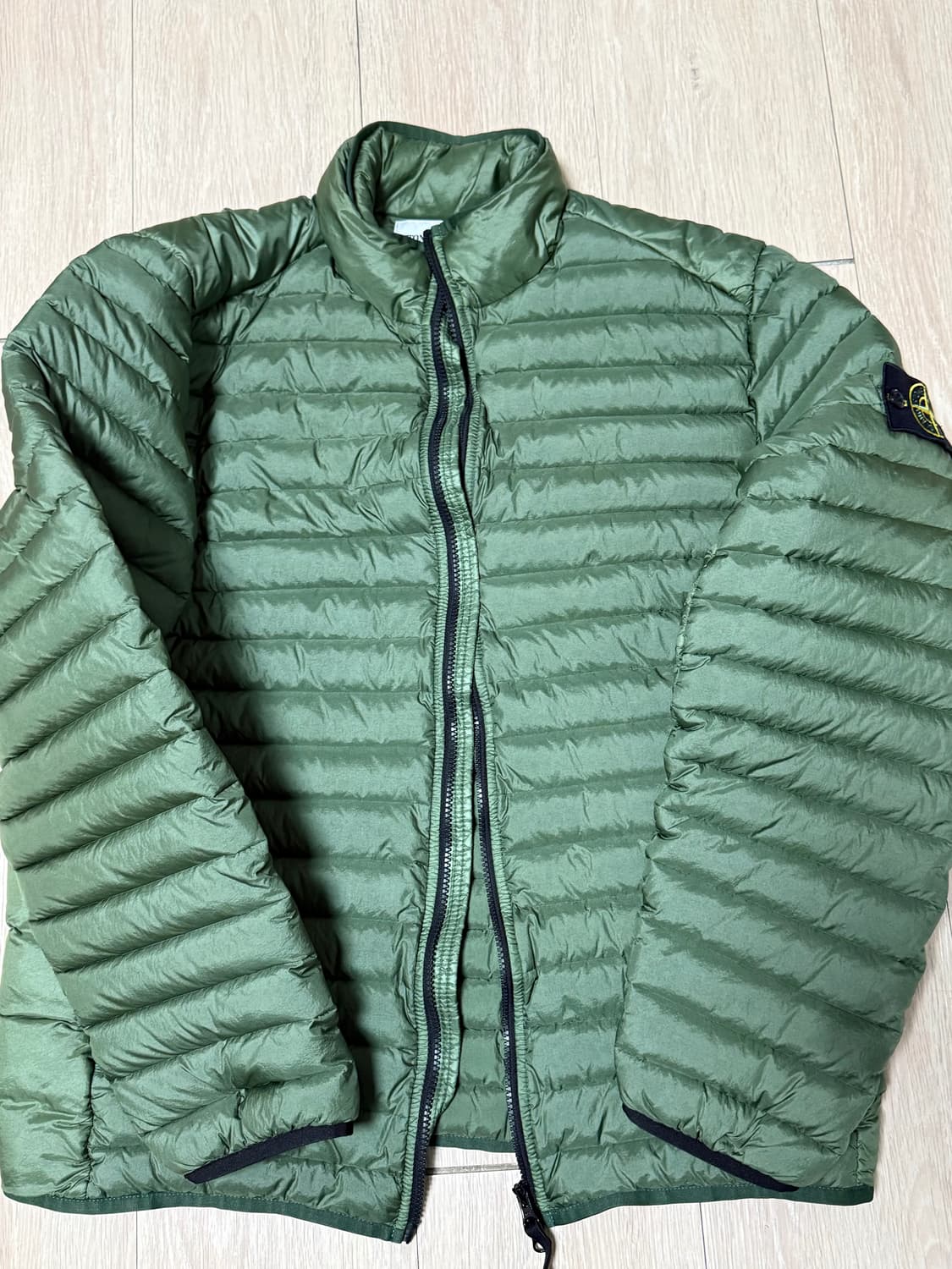 스톤아일랜드 경량패딩 올리브그린 L 상품이미지1