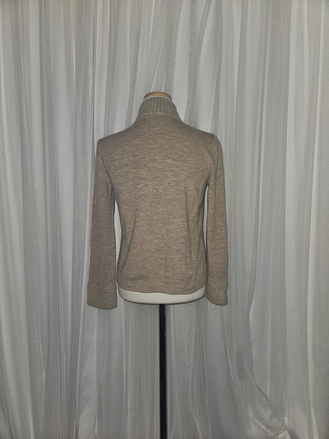 bellas affina 라떼갸루 베이지 긱시크 하이넥 니트 상품이미지3