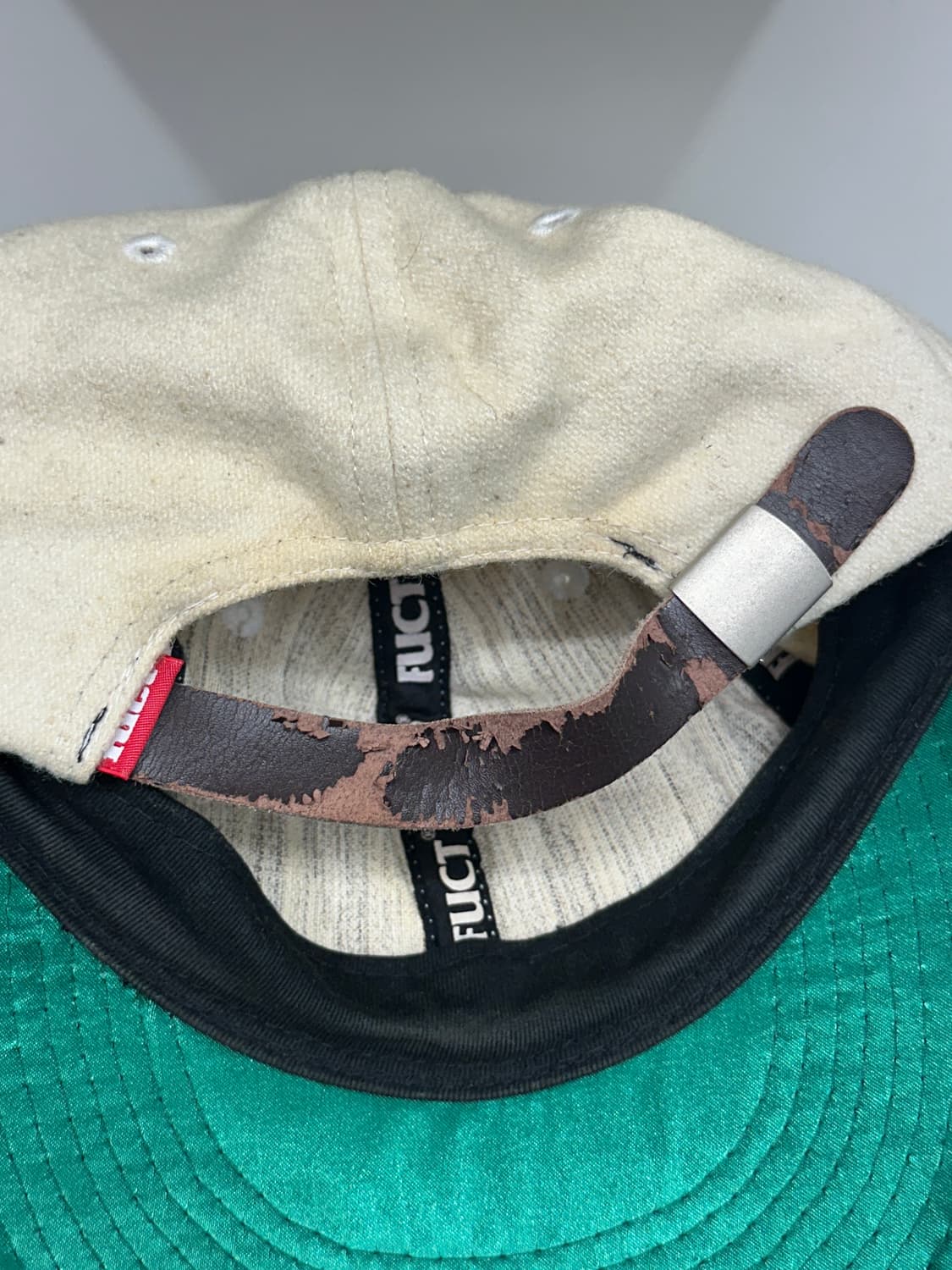 FUCT 오발 로고 투톤 캡  상품이미지3