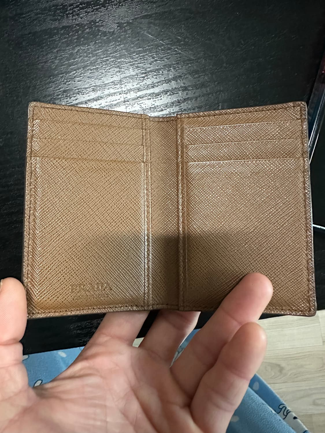 프라다 카드지갑 브라운 컬러 상품이미지2
