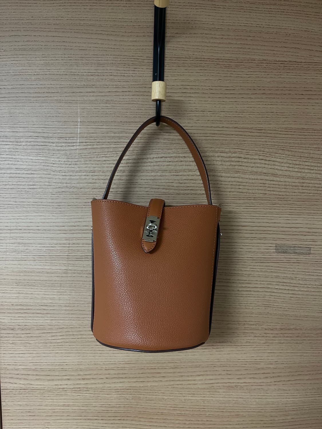 분크 부기 호보 피콜로 가방 브라운 상품이미지2