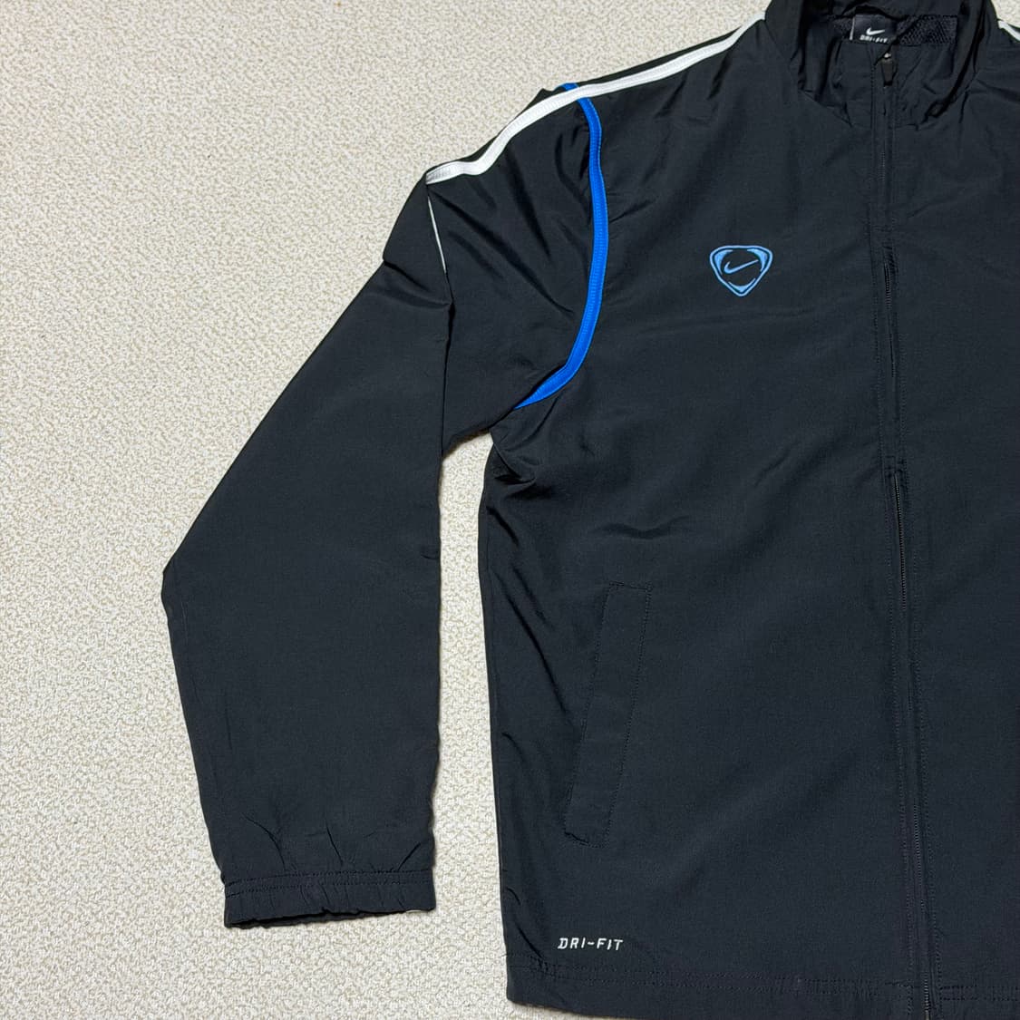 나이키 L 드라이핏 바람막이 상품이미지3