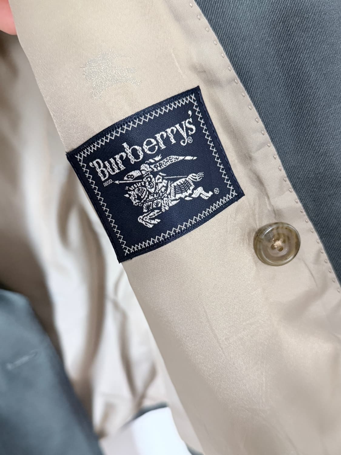 버버리 금장 더블 자켓  상품이미지6