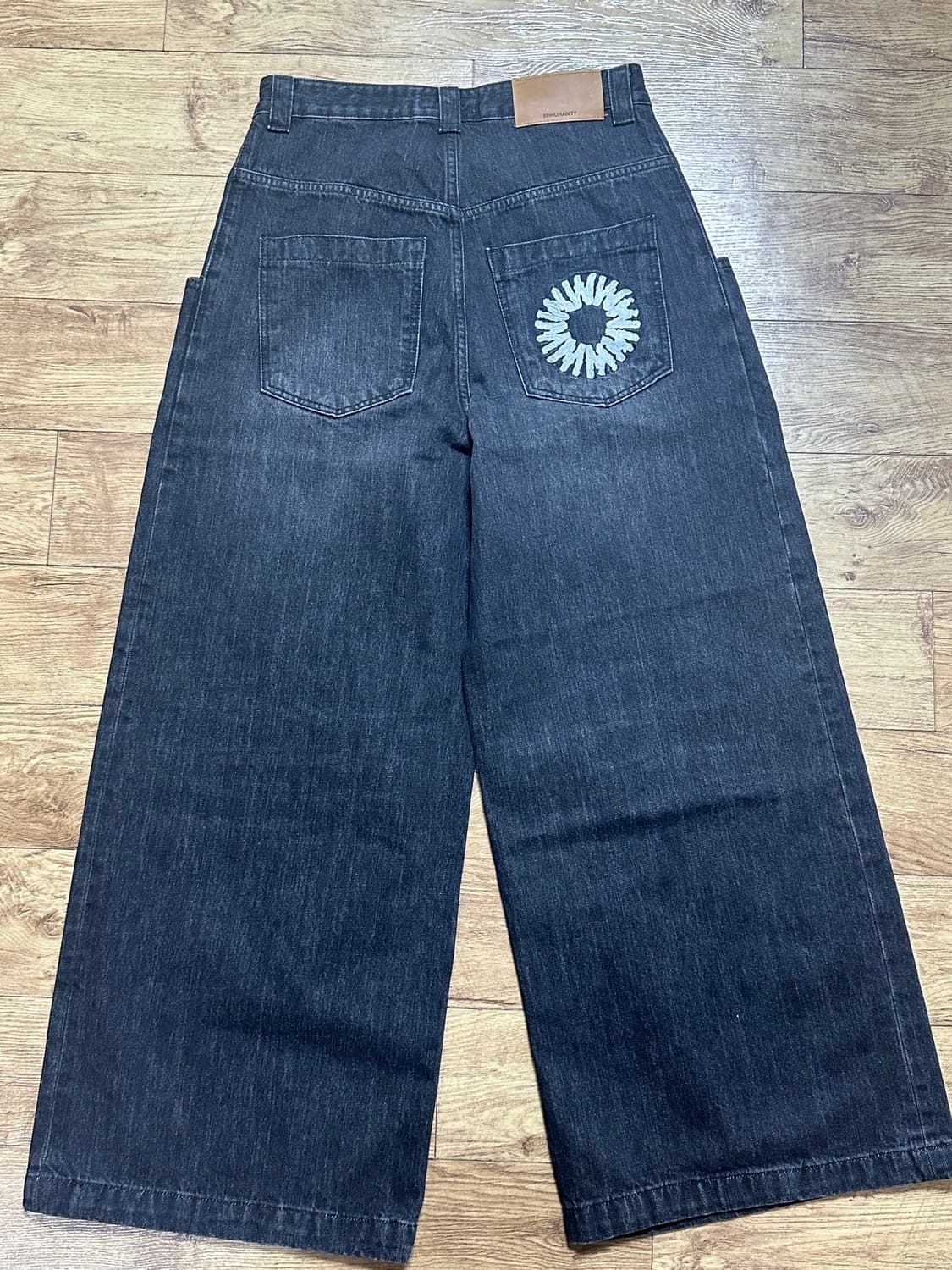 999휴머니티 BIG POCKET BAGGY JEANS (워시드 블랙) 상품이미지6