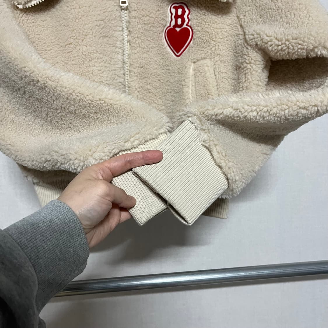 MLB 보스턴 하트 뽀글이 자켓 XS 상품이미지3