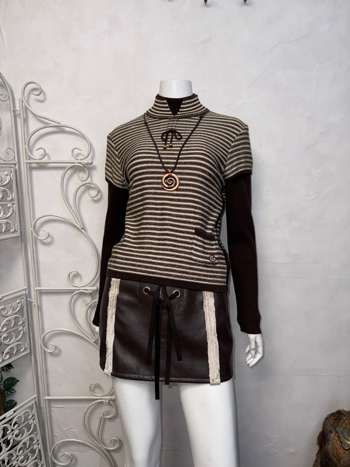 Dark brown stripe pocket layered knit 상품이미지1