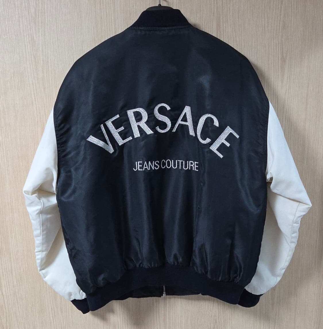 (착샷) 90s 베르사체 진스 쿠튀르 바시티 자켓 상품이미지4
