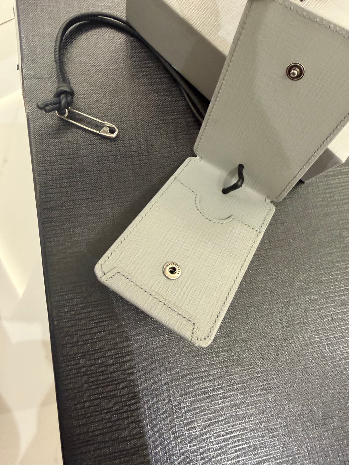 발렌시아가 가죽태그 브로치, 키링, 참 상품이미지6