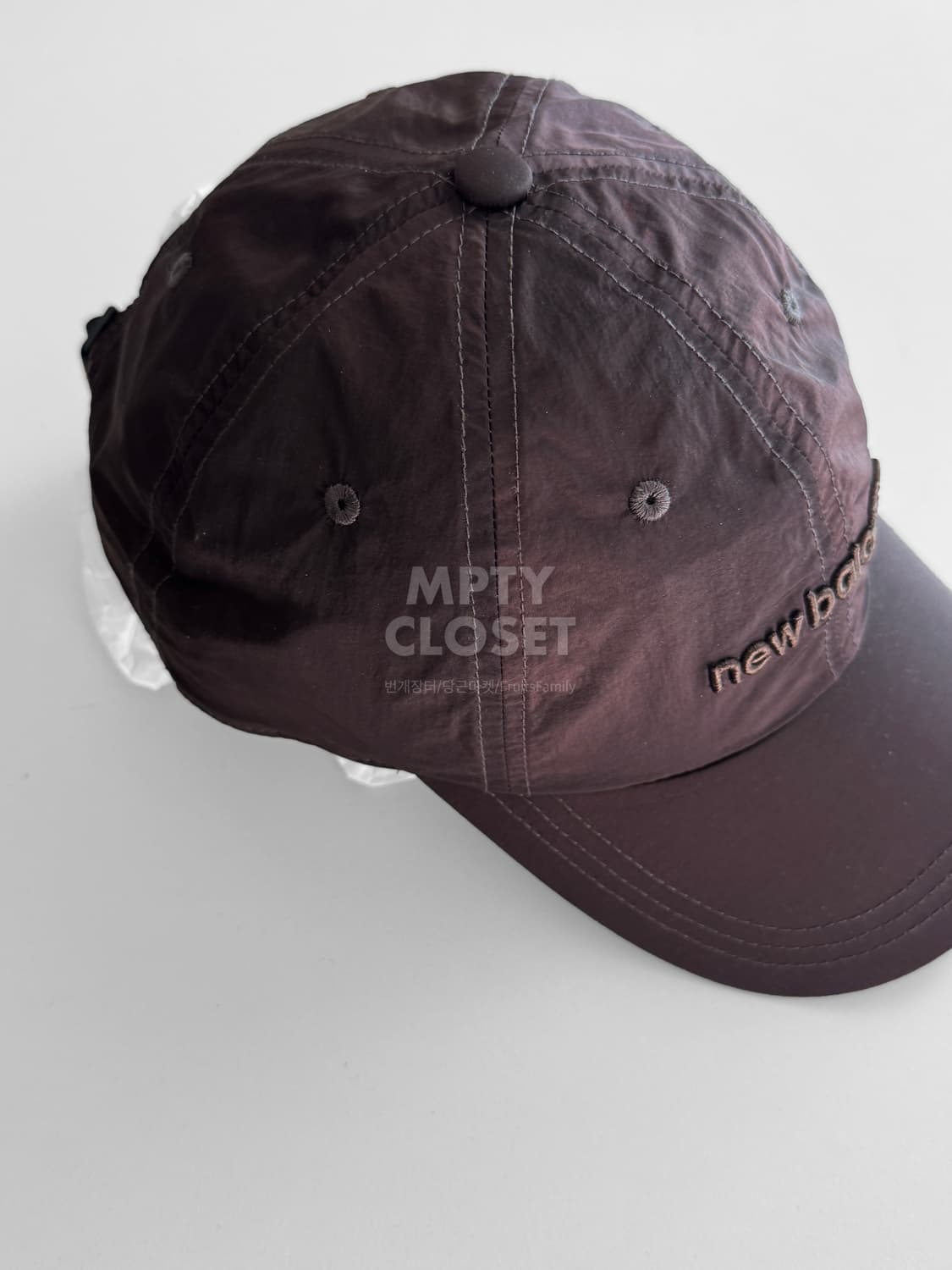 뉴발란스 글로시 나일론 볼캡 브라운 상품이미지2