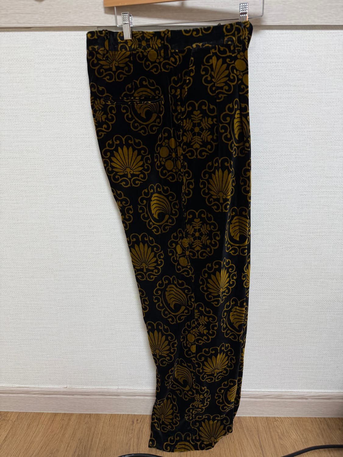 사스콰치패브릭스 벨벳 팬츠 상품이미지1