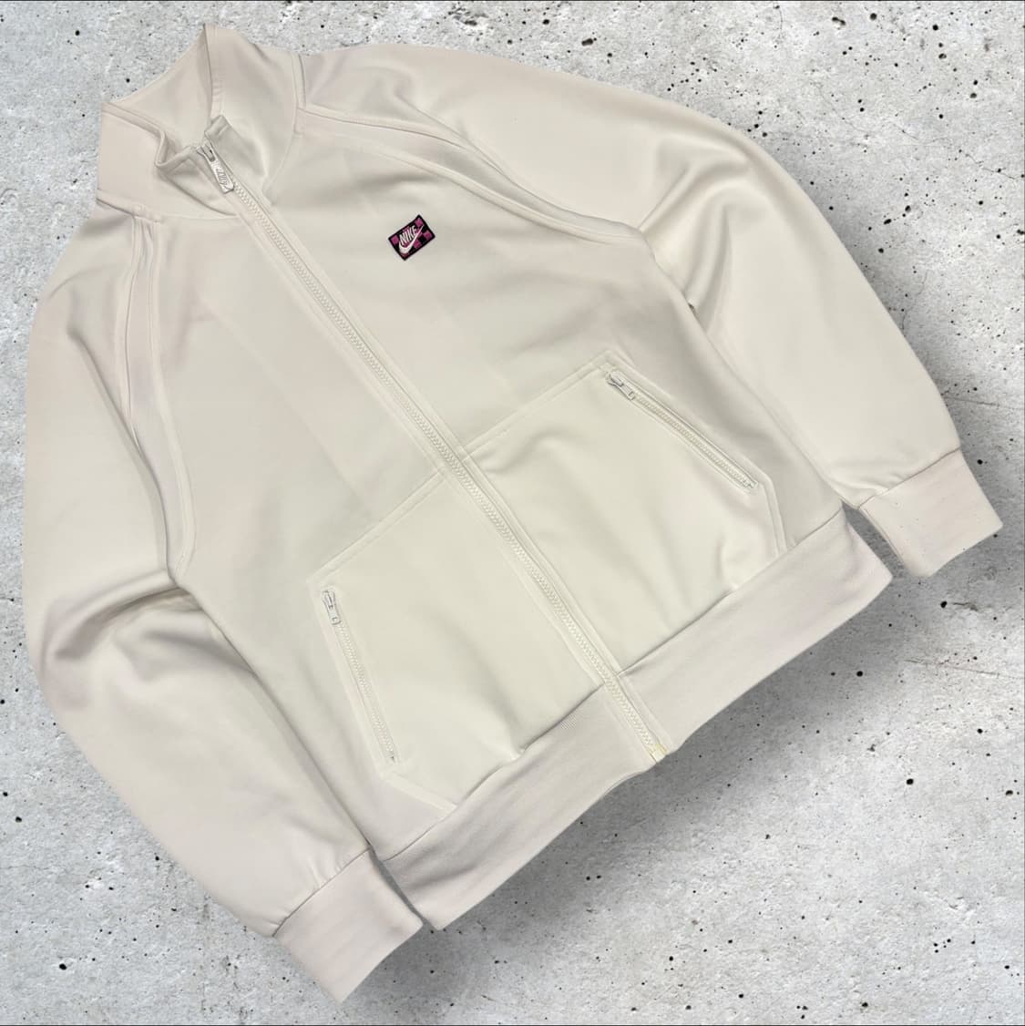 [L] 00s 나이키 x 존메켄로 화이트 트랙 자켓 백 프린팅 C131 상품이미지2