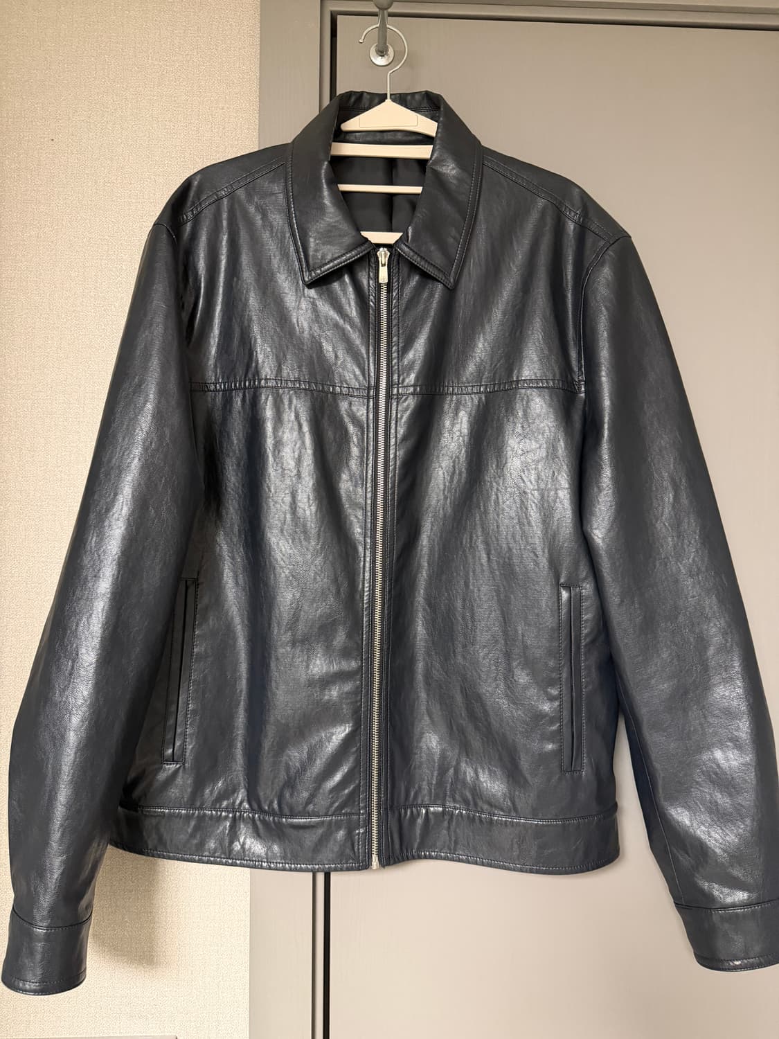 클럽모나코 에코 레더 봄버 자켓 (MM2D8WJM301MDN / 네이비  상품이미지4