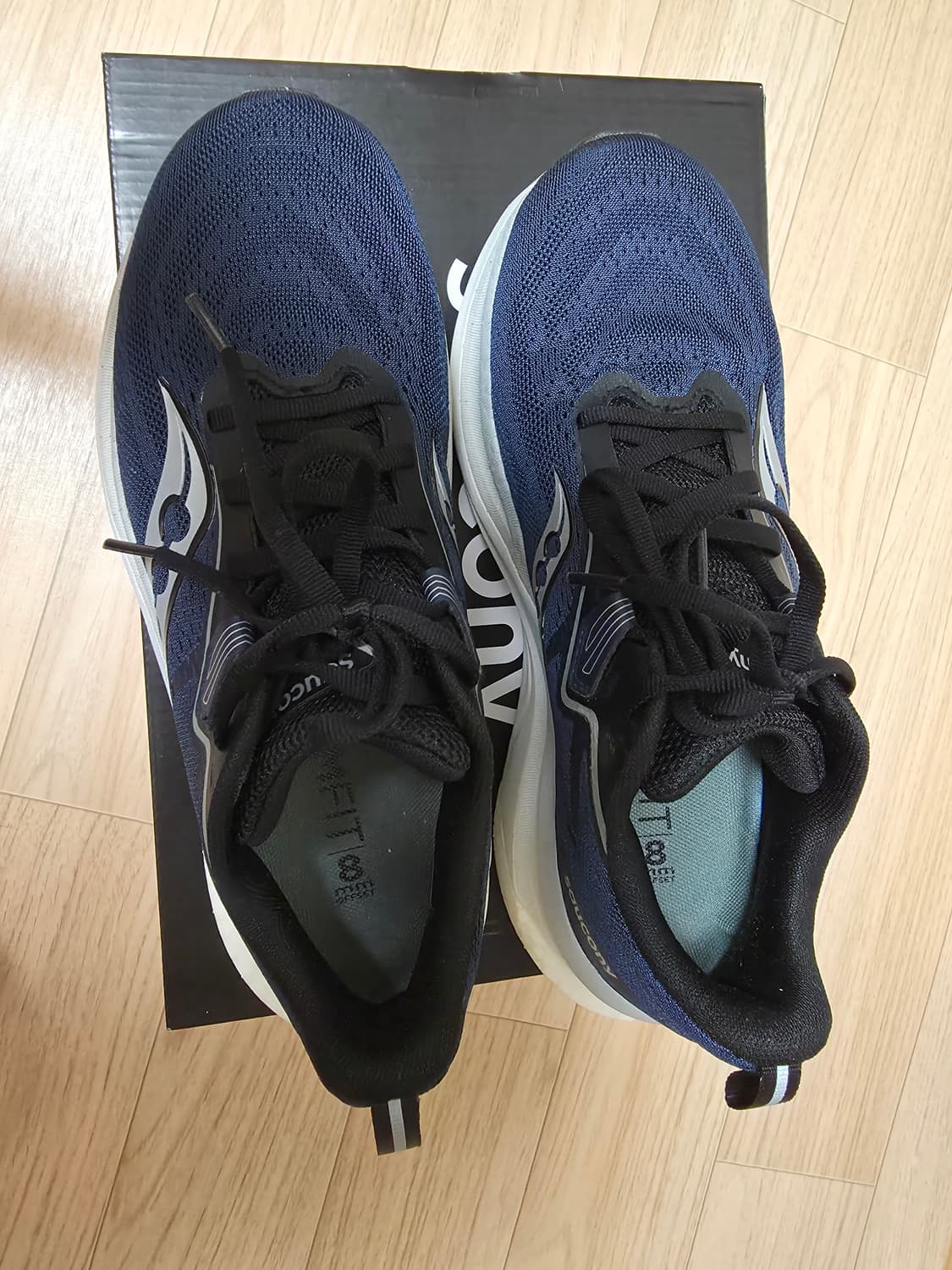 써코니 템퍼스2 255사이즈 상품이미지1