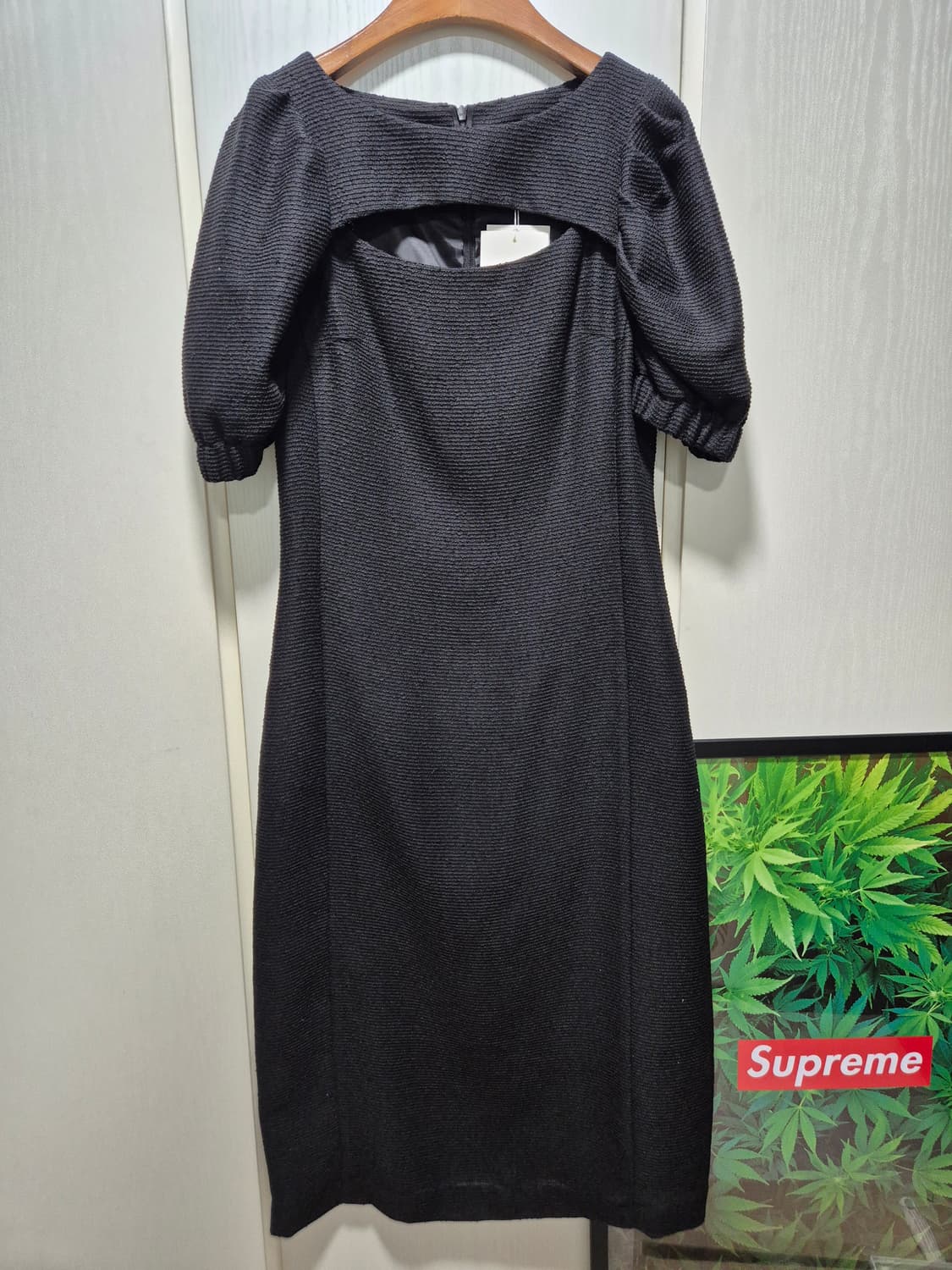 (타임세일)(새상품)OUTSHELL 블랙 퍼프 반팔 원피스 상품이미지2