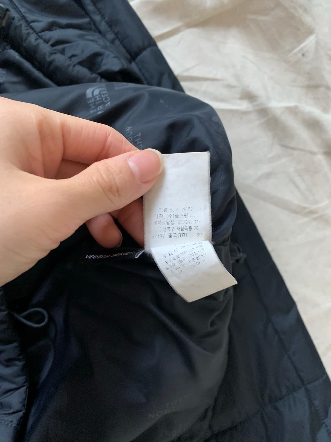 노스페이스 로고 블랙 경량 패딩 상품이미지9