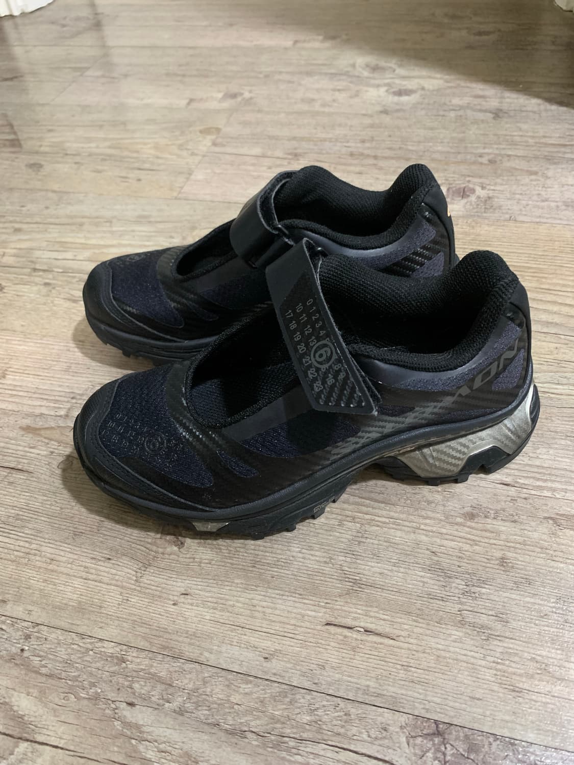 살로몬 x MM6 메종 마르지엘라 XT-메리 제인 블랙 225 상품이미지1