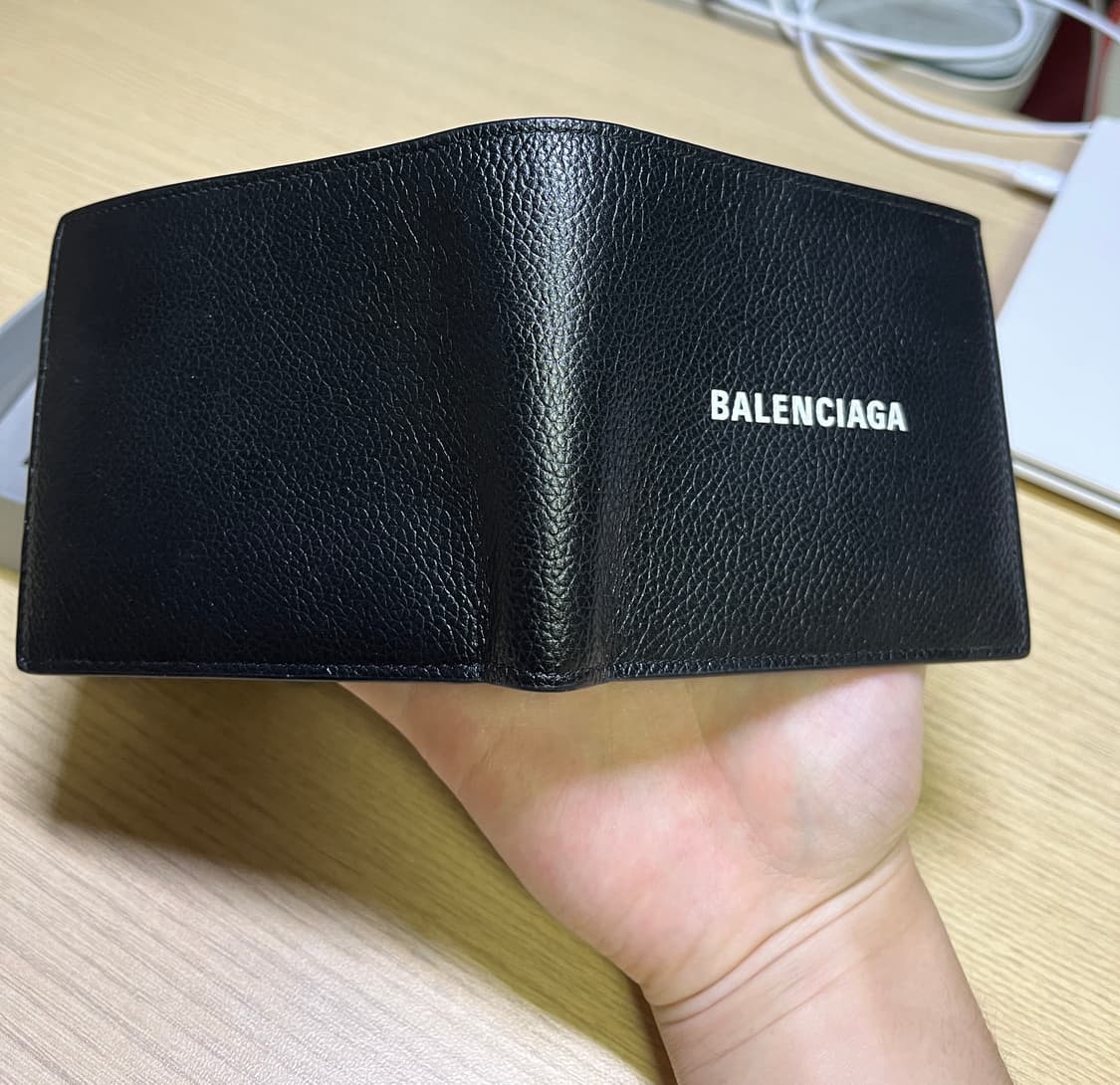 발렌시아가 카프스킨 반지갑 상품이미지7