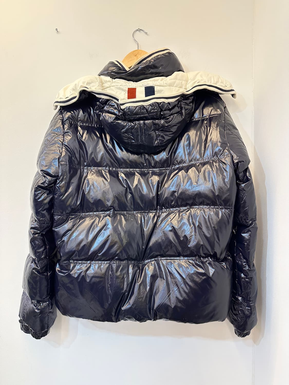 몽클레어 유광 네이비 오리털 다운 하프 패딩 상품이미지2