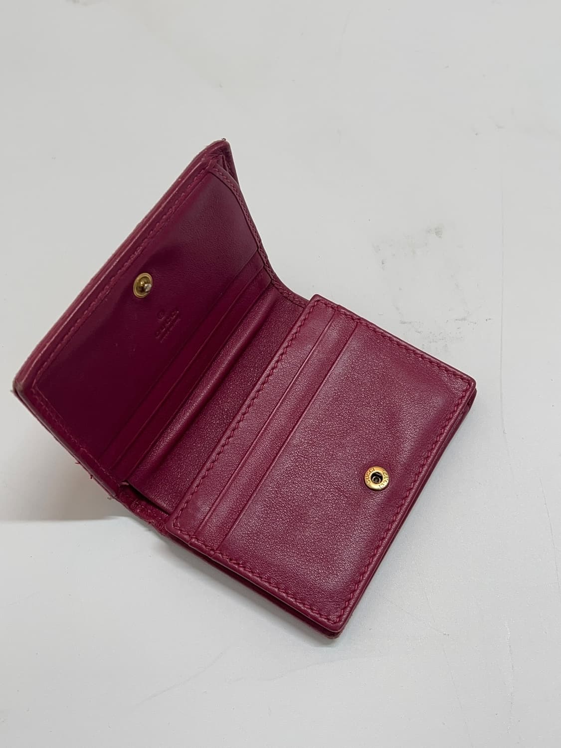 Gucci Velvet Wallet Limited Edition 상품이미지3