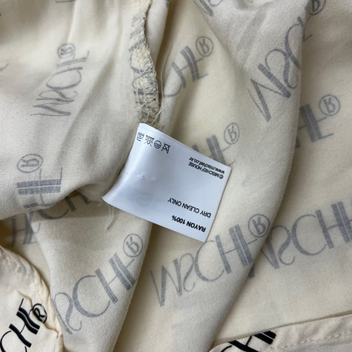 미스치프 로고 패턴 베이지 리비트 셔츠 상품이미지5