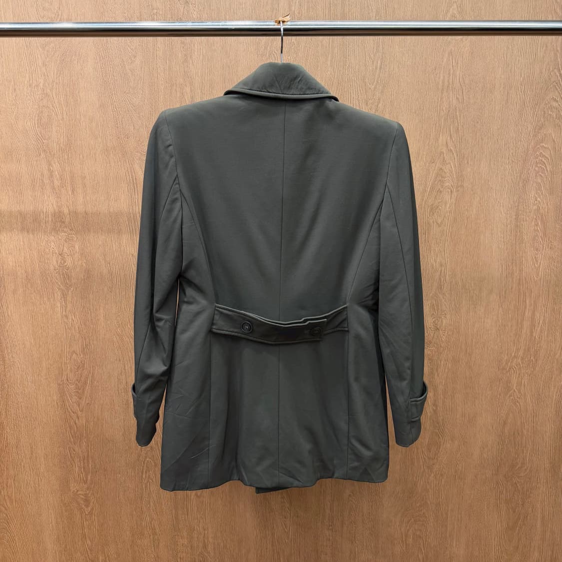 마렐라 클래식 더블 브레스티드 코트 후면 버튼 스트랩 절개 디테일 브라운 상품이미지3