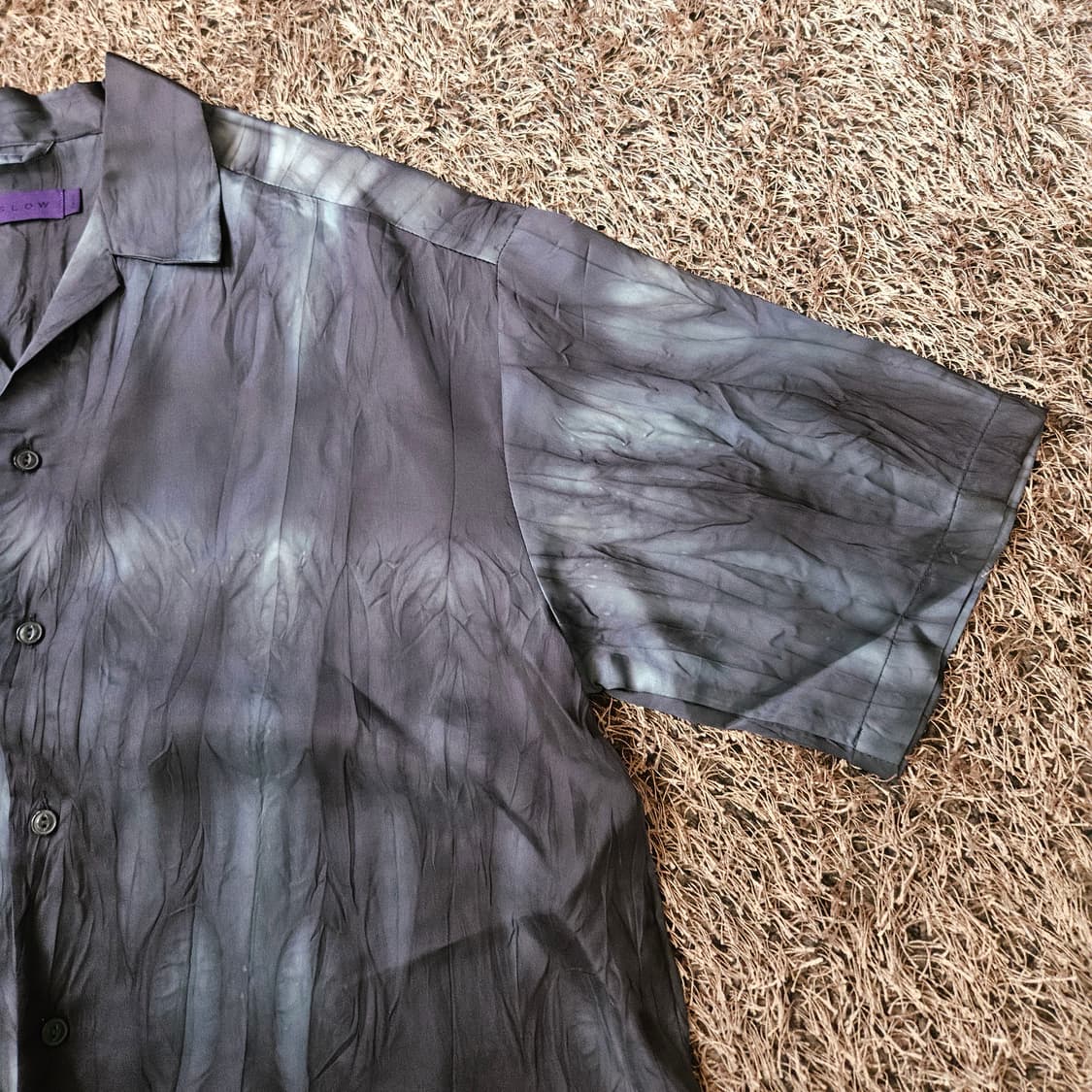 비슬로우 퍼플 유광 주름 반팔 루즈핏 셔츠 상품이미지2