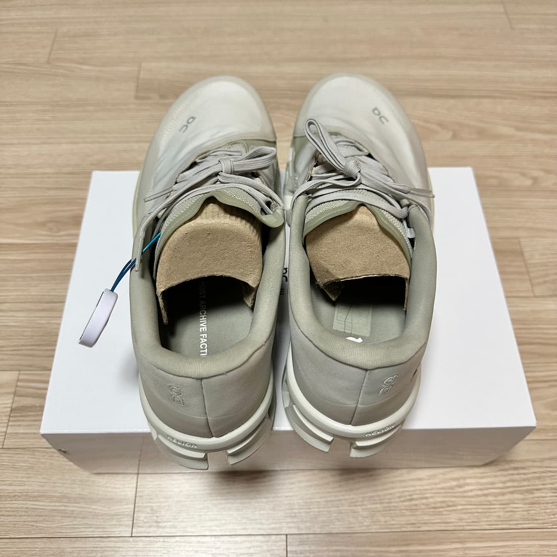 온 러닝 x 파프 클라우드몬스터 2 문더스트 US11.5 상품이미지3