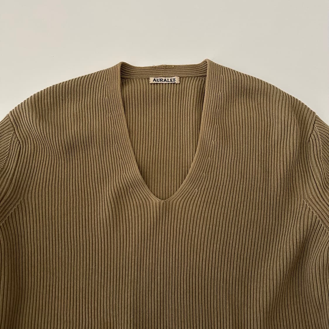 오라리 auralee 브이넥 니트 상품이미지3