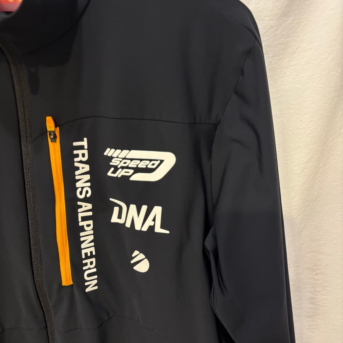 다이나핏 러닝 집업 자켓 상품이미지3