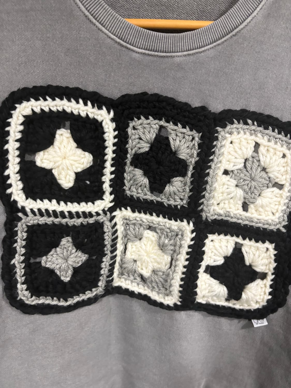 [Free] 그레이그릿 니트패치 피그먼트 맨투맨 상품이미지2