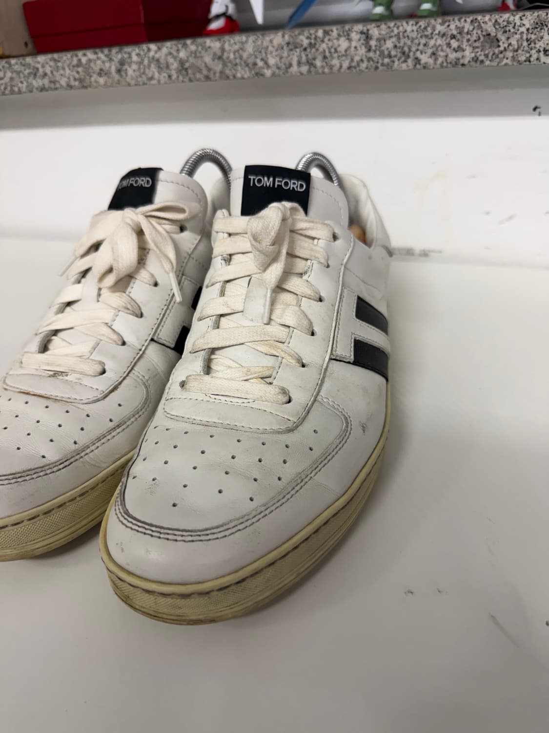 정품) 톰포드 화이트 레더 스니커즈 9(280) 상품이미지3