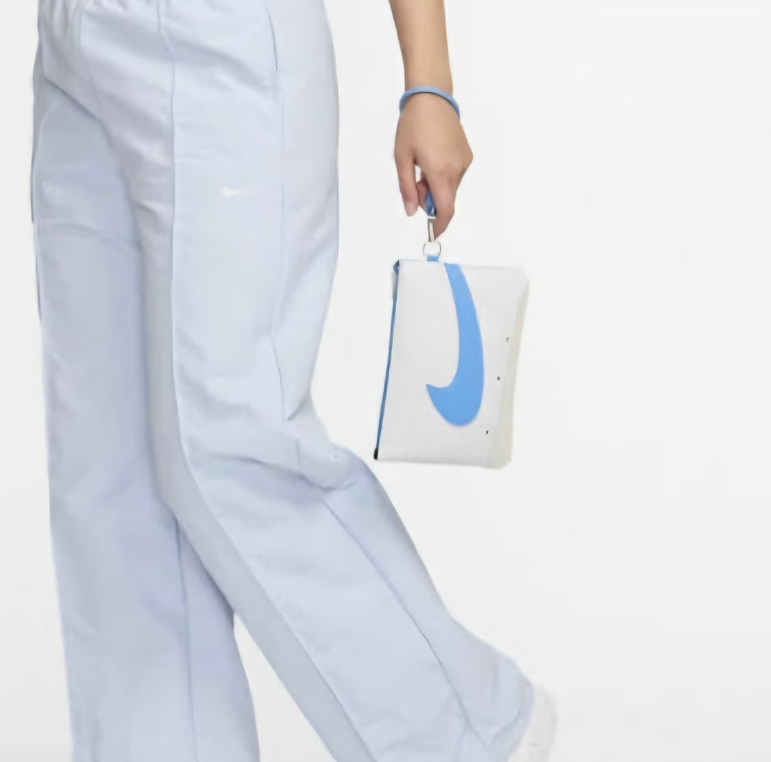 (새상품)나이키 아이콘 블레이저 리스틀릿 클러치 파우치 손가방 상품이미지4