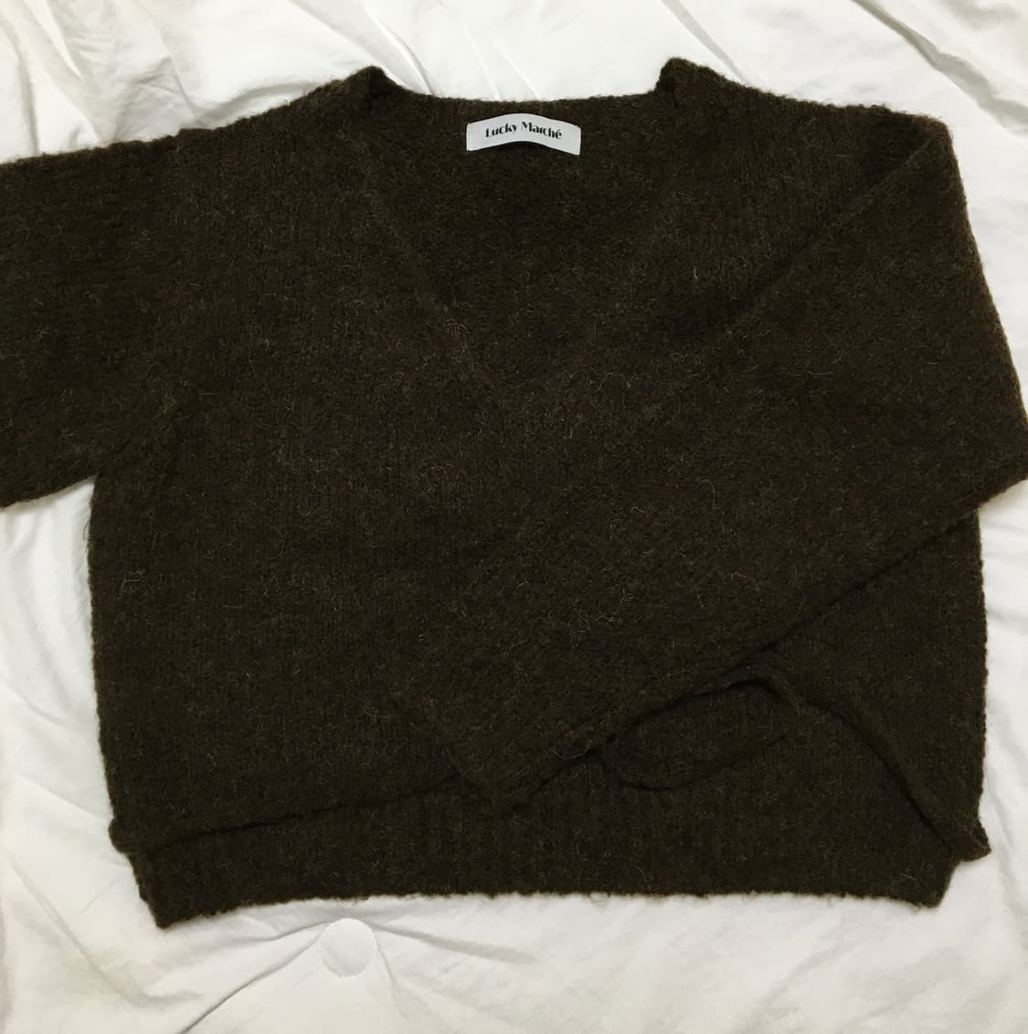 럭키마르쉐 브이넥 리본 풀오버 니트 브라운 상품이미지4