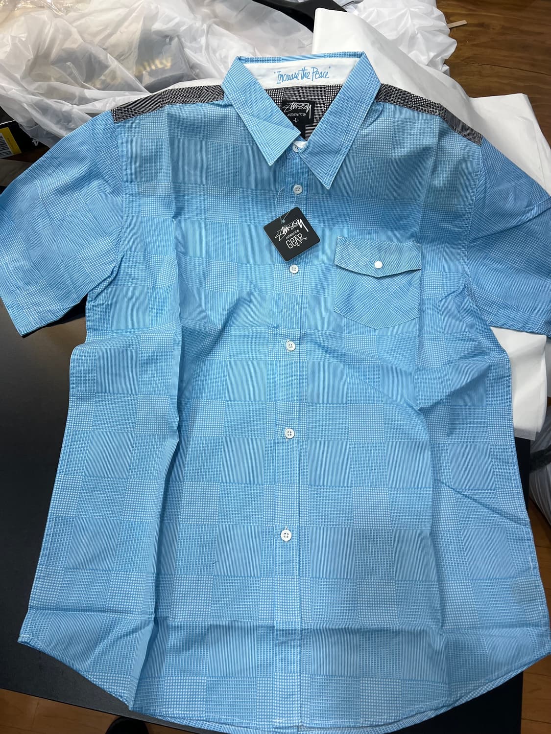 스투시 아카이빙 그래픽 로고셔츠  상품이미지1