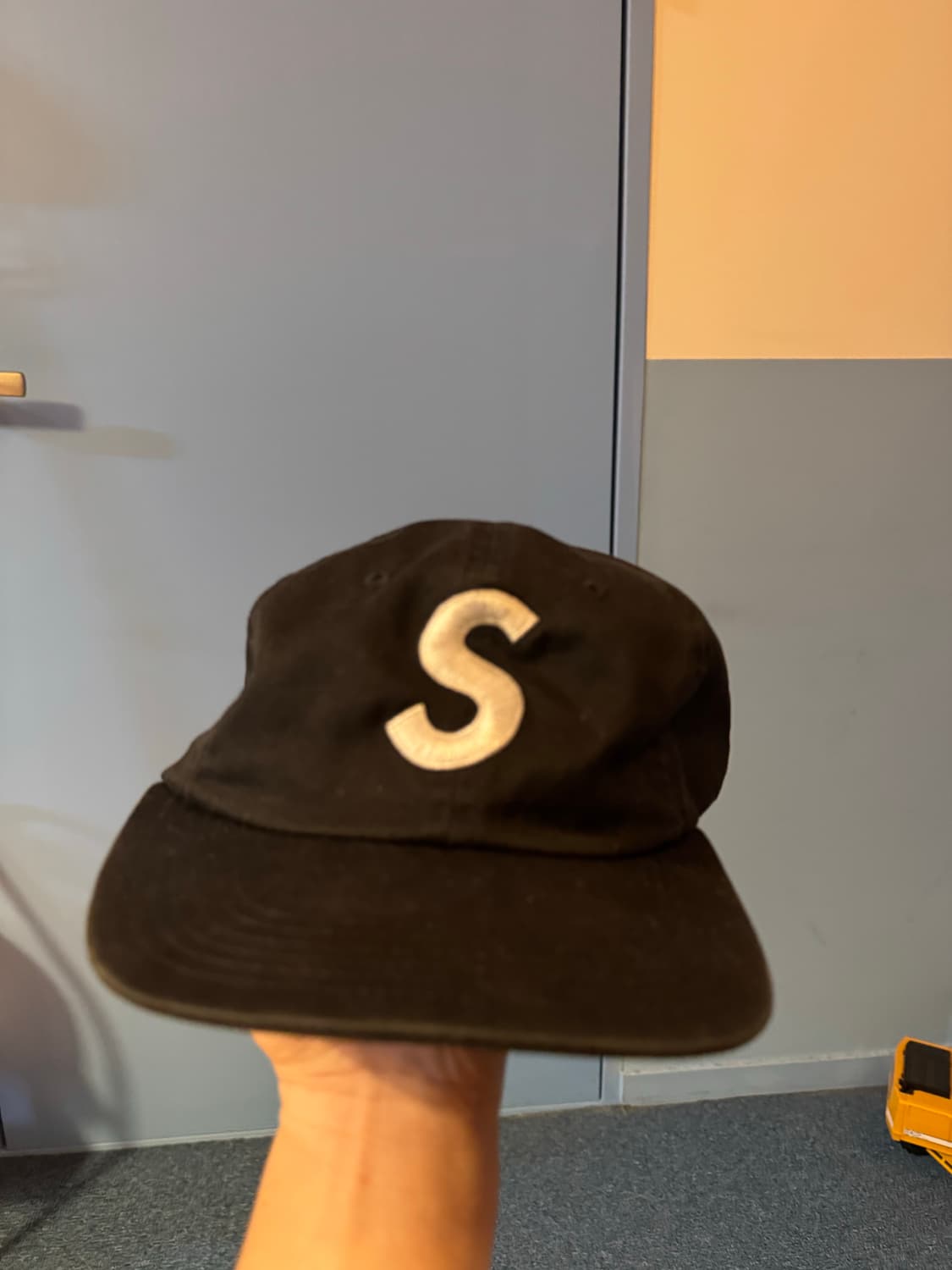 올드 슈프림 s로고 캠프캡 상품이미지1