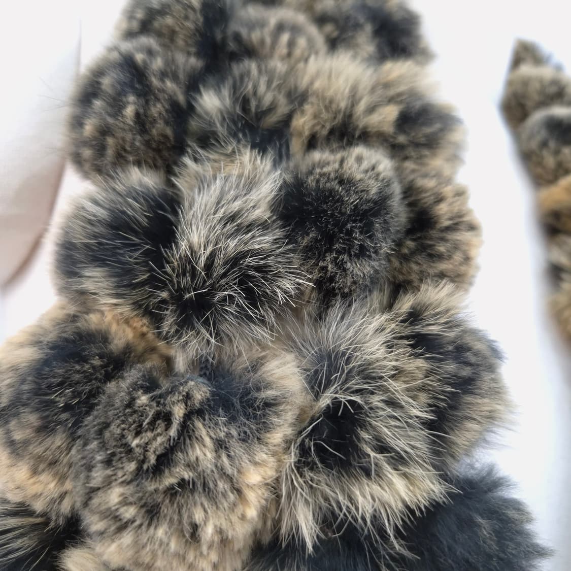 프리미엄 렉스 토끼털  폼폼 롱머플러 상품이미지5