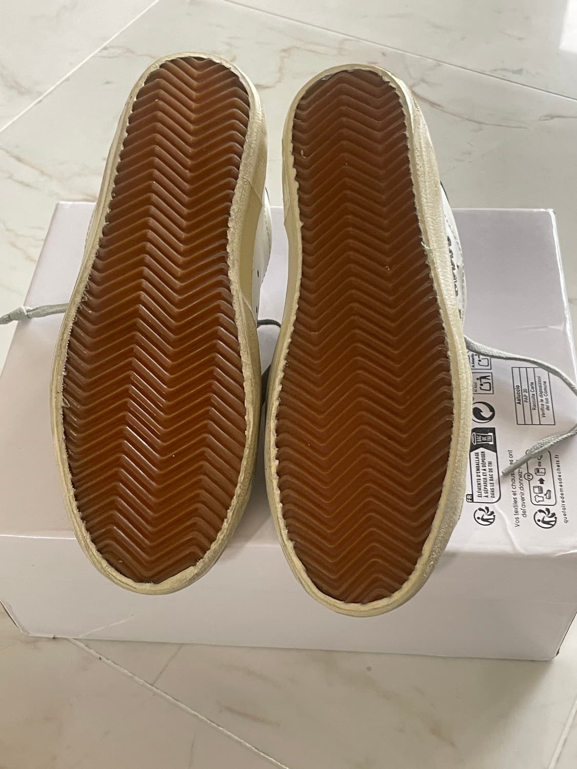 골든구스 슈퍼스타 화이트 블랙탭  37(새제품)미사용품 상품이미지6