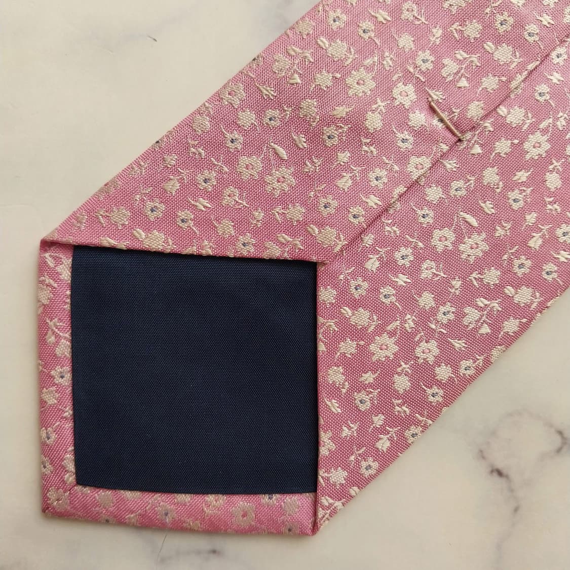 에스.티. 듀퐁 핑크 플라워 패턴 넥타이 8.5cm A+등급 K2442
 상품이미지8