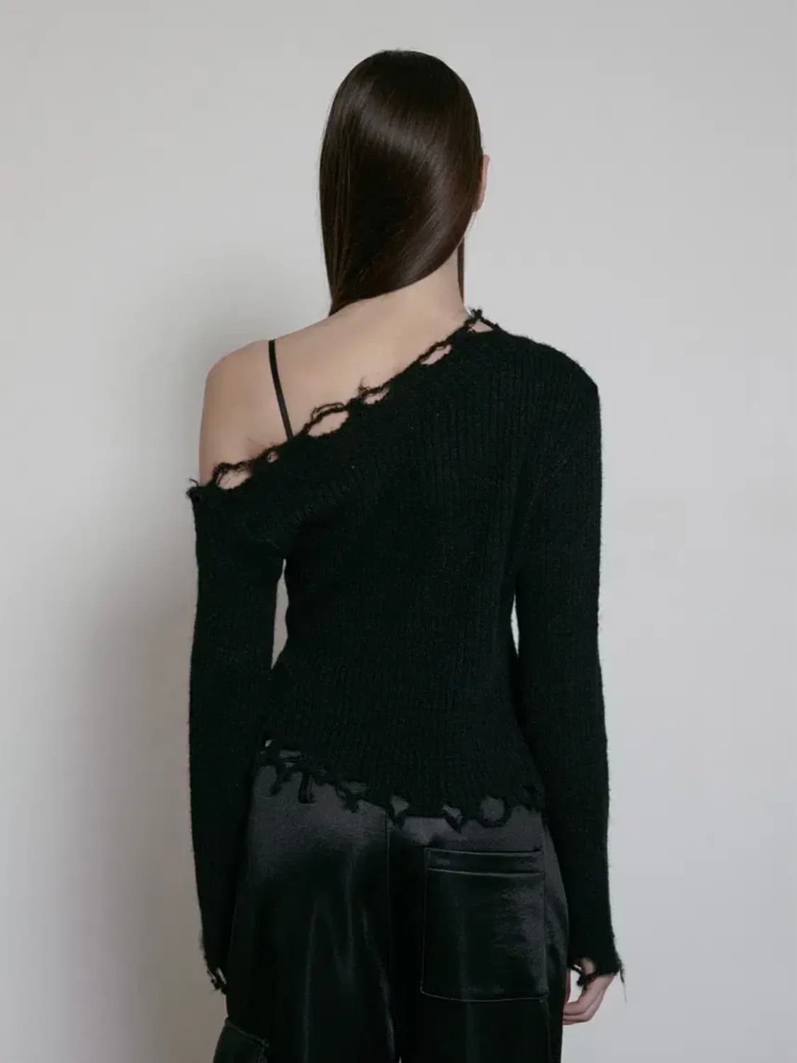보헤미안서울 디스트레스드 언발란스 니트 블랙 상품이미지2